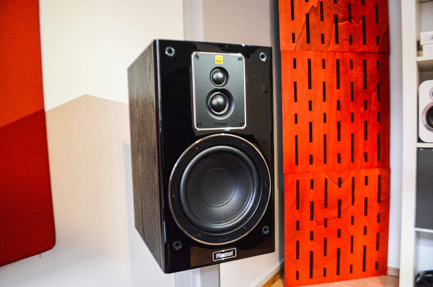 Bookself Speaker - Magnat Signature 503 3-Way BookShelf Speaker